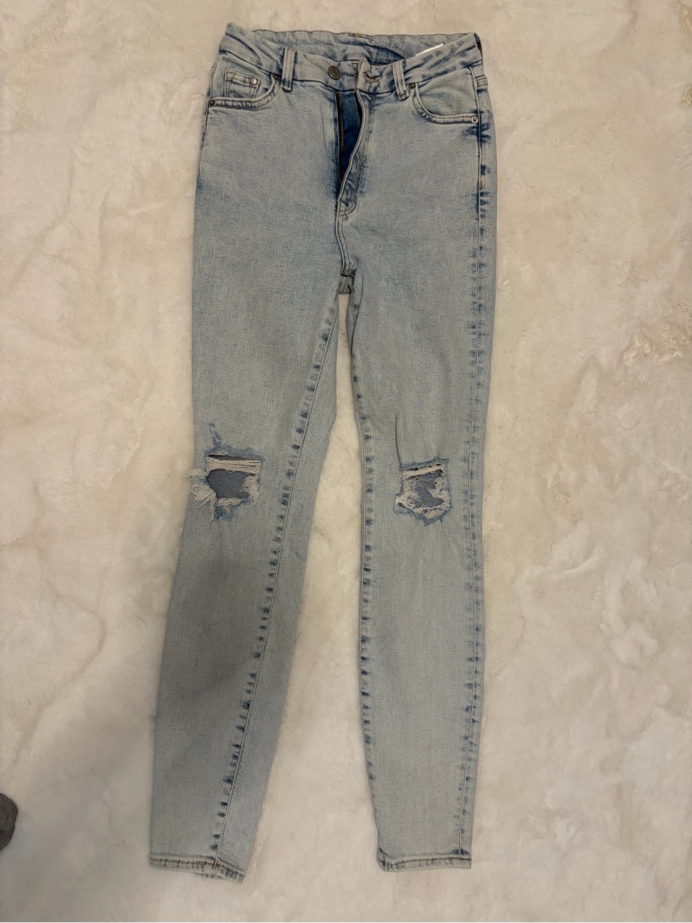 H&M Light Blue Distressed High-Waist Women’s Jeans